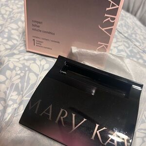 Mary Kay Compact in Black and Pink